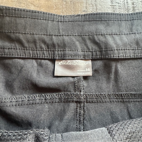 Eddie Bauer Summer Trail Shorts Black UPF 30+ Size 14 NWT Nylon Spandex Cargo - Picture 6 of 11